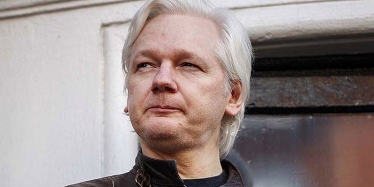 İngiltere'de mahkeme Assange'ın ABD'ye iade edilmesine karar verdi