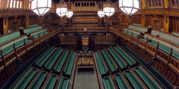 İngiltere'de milletvekilinin Parlamento'da porno izlediği iddia edildi, Muhafazakar Parti soruşturma başlattı