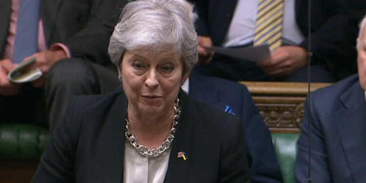 İngiltere'nin eski başbakanı May, Ruanda'ya göçmen gönderilmesi kararını eleştirdi