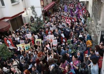 İstanbul Valiliği: Gezi eyleminde 51 kişi gözaltına alındı