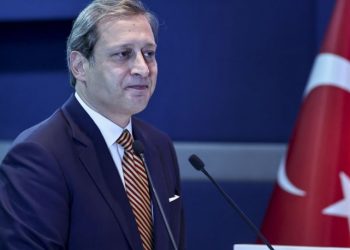İstifa etmeyeceğini açıklayan Burak Elmas: 'Galatasaray'ın kayyuma devredilmesini isteyen bir güruh var'