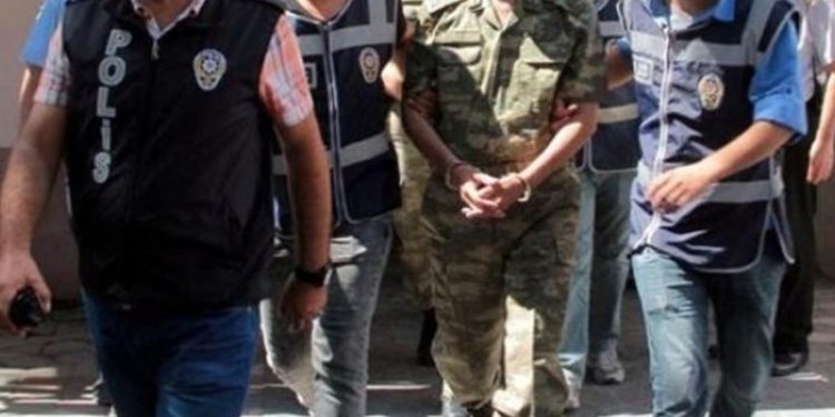 İzmir merkezli 31 ilde TSK'ya operasyon: 99 gözaltı kararı