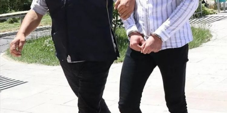 İzmir’de yası dışı silah ticareti operasyonu: 1 gözaltı