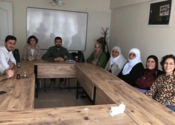 İzmir’deki Adalet Nöbeti baro dışına taşındı