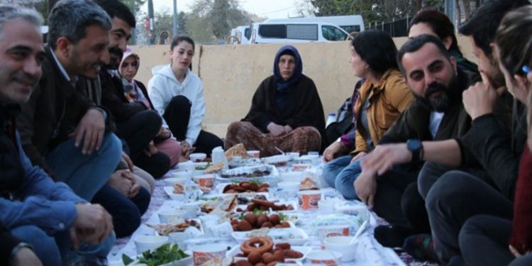 Şenyaşar ailesinin Adalet Sofrası'nın konuğu İHD oldu