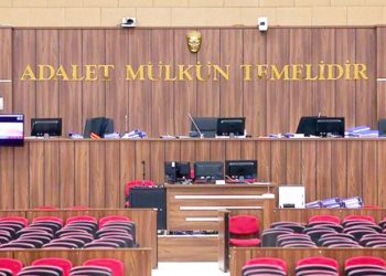 ‘Dolar 10 lira olur’ diyenler yargılanıyordu, beraat ettiler