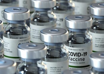 ‘Sahte kartları satmak için 90 kez Kovid-19 aşısı oldu’