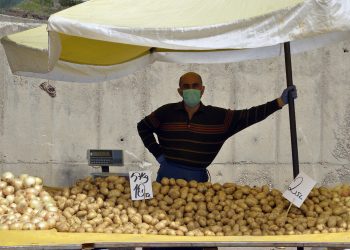 ‘Yoksulluk insanların temel haklarını elinden alan bir şiddet biçimidir’