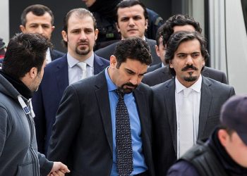 ‘Yunanistan’a sığınan askerler ‘olası bir MİT operasyonuna karşı’ başka ülkelere gönderildi’