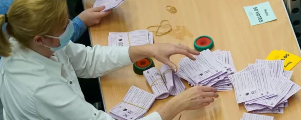 İngiltere'de yerel seçimlerin ilk sonuçlarına göre iktidardaki Muhafazakar Parti'ye destek azaldı