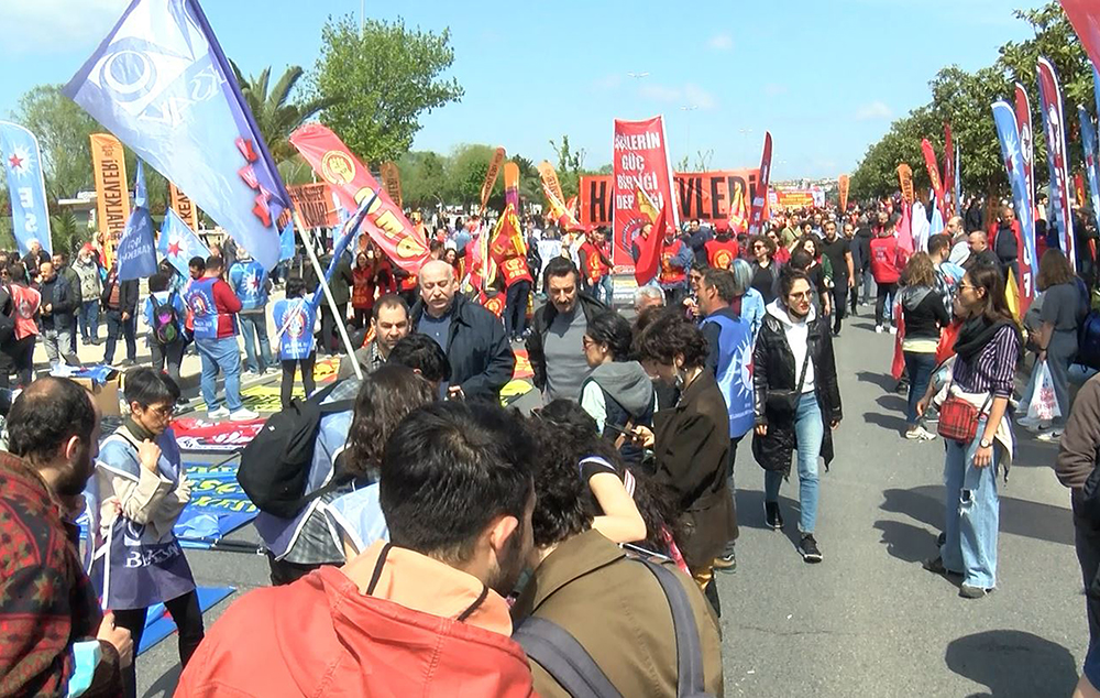 1 Mayıs kutlamalarına polis yine müdahale etti, gözaltılar var