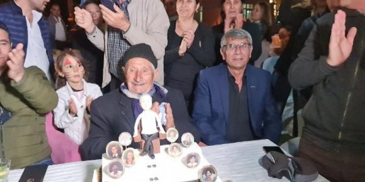 100'üncü yaşını, torunlarının konseriyle kutladı