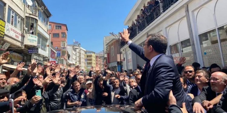 İmamoğlu Van’da esnafla buluştu