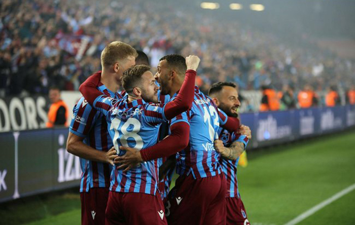 2021-2022 sezonunun şampiyonu Trabzonspor