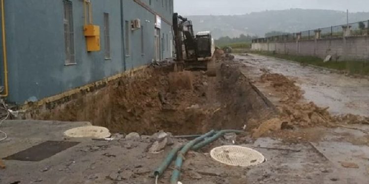 30 milyon liraya mal olan devlet hastanesini bastı