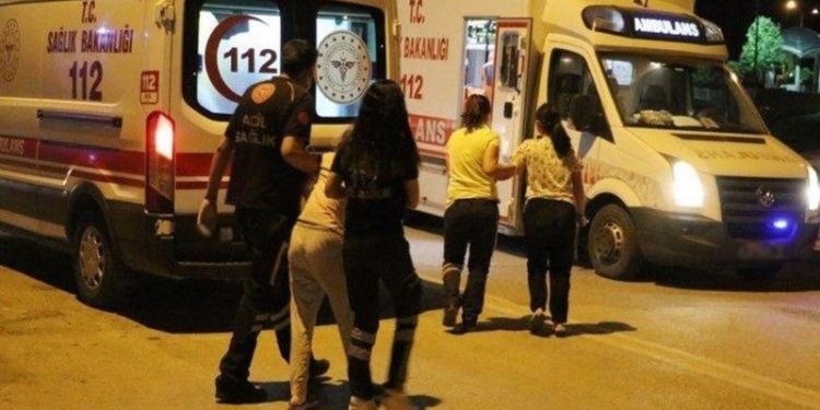 65 lise öğrencisi yedikleri gıdadan zehirlendi