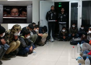 6,5 metrekarede, Afganistan uyruklu 47 düzensiz göçmen yakalandı