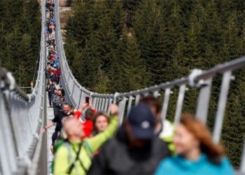 95 metre yükseklikteki dünyanın en uzun köprüsünde ilk adımlar atıldı