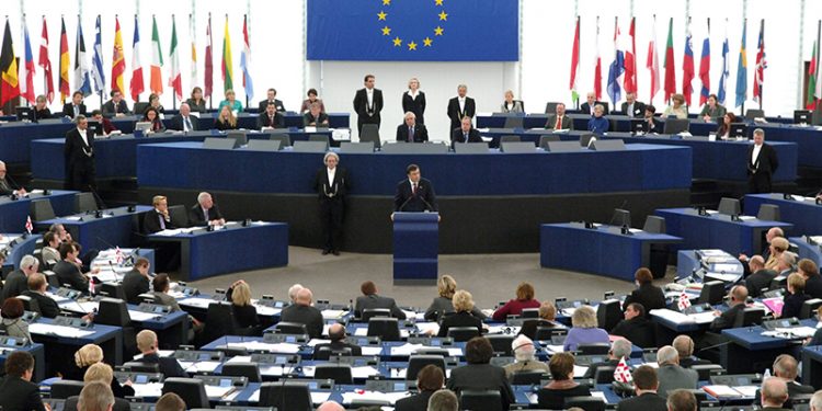 AB, IŞİD ve El Kaide'yi içeren yaptırım listesini genişletti