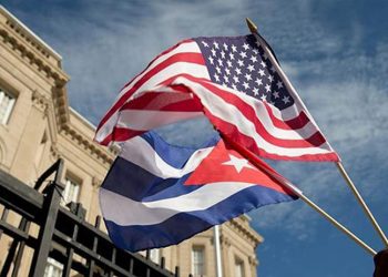 ABD, Küba'ya getirilen kısıtlamaları hafifletiyor