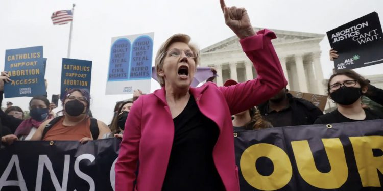 ABD kürtaj hakkını koruyan kararın bozulmasına yönelik Yüksek Mahkeme taslağıyla sarsıldı; Biden "radikal değişime" karşı uyardı