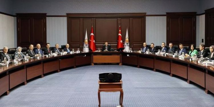 AKP MYK bugün toplanıyor: Gündem ekonomi ve operasyonlar
