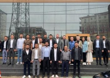 AKP gençlik kolları başkanları arasında 'aç bırakıldık' kavgası