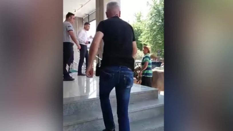 AKP'li belediyeyi ineği ile protesto etti, gözaltına alındı