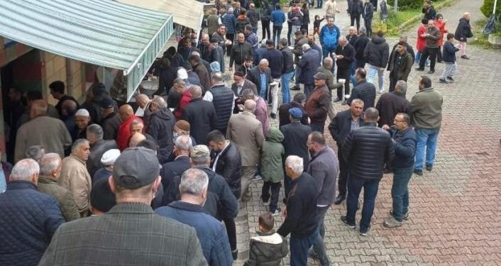 AKP’li başkan mahalleyi terk etmek zorunda kaldı