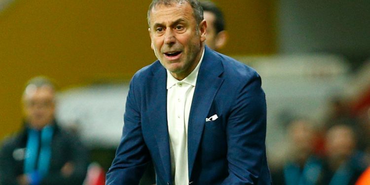 Abdullah Avcı: Emniyet içeri girerken kontrol etmiyor mu; kafamıza bir sürü şey yedik