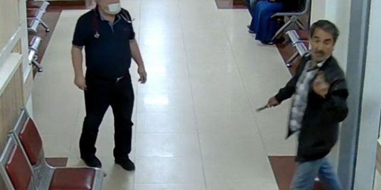 Acil serviste kızını dövüp, sağlık çalışanlarına şiddet uygulayan kişi tutuklandı