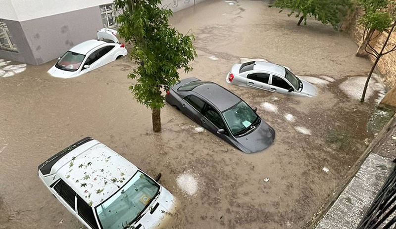 Adıyaman'da sel: Araçlar su altında kaldı