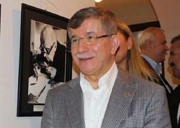 Ahmet Davutoğlu: Türkiye Suriye'de yeni bir dönemin başlamasına öncülük etmeli