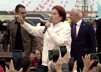 Akşener gençlere seslendi: Ülkede kalın; bir yılımız var, çok az kaldı