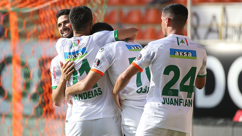 Alanyaspor, 3 puanı 2 dakika aldı: 2-1 (Maç Sonucu)