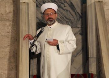 Ali Erbaş'ın İngilizce hutbesi gündem oldu: Dünyaya mesaj verdik