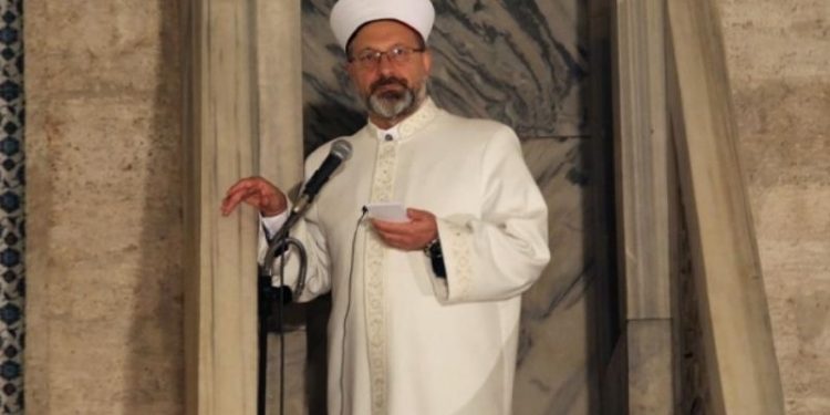 Ali Erbaş'ın İngilizce hutbesi gündem oldu: Dünyaya mesaj verdik