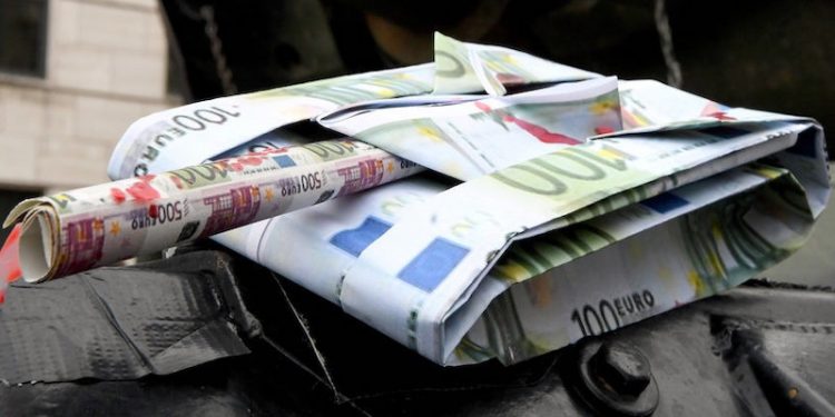 Alman silah şirketleri kârlarını katladı