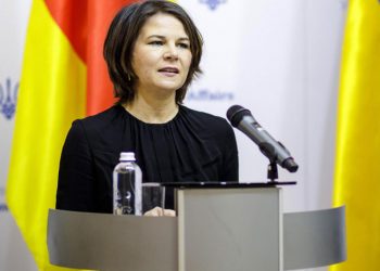 Almanya Dışişleri Bakanı Baerbock Kiev'de
