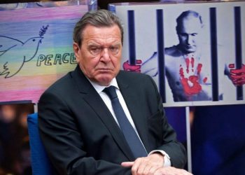 Almanya eski Başbakanı Schröder’in imtiyazları elinden alındı