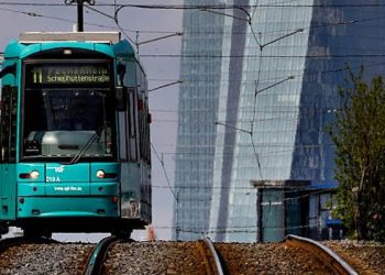 Almanya'da aylık 9 euroluk toplu taşıma ücreti uygulaması kabul edildi