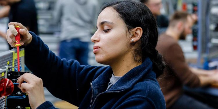 Almanya'da kalifiye eleman sıkıntısı giderek büyüyor