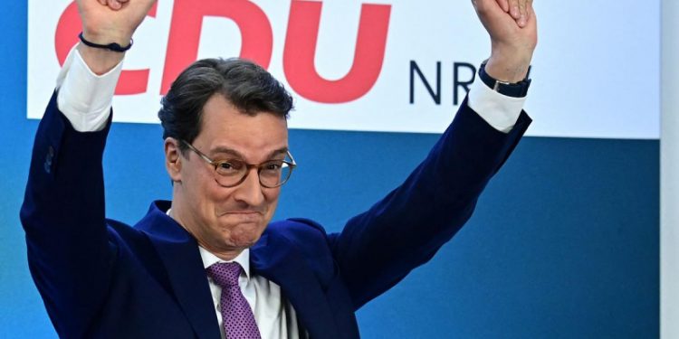 Almanya'nın en kalabalık eyaletinde seçim: CDU'da zafer, SPD'de hüzün