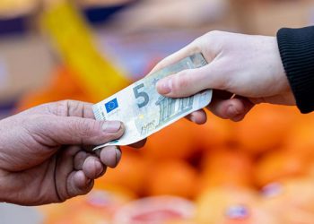 Almanya’da enflasyonun düşmesi beklenmiyor