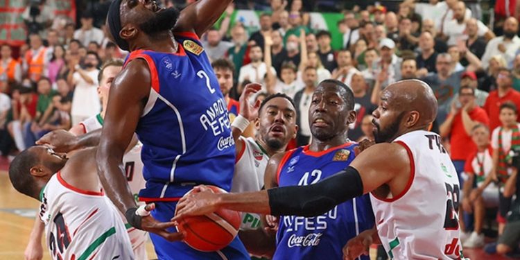 Anadolu Efes, Avrupa Ligi'nde 'son şampiyon' unvanını korumayı hedefliyor