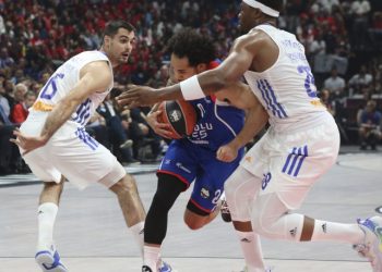 Anadolu Efes, üst üste 2. kez Avrupa'nın en büyüğü oldu