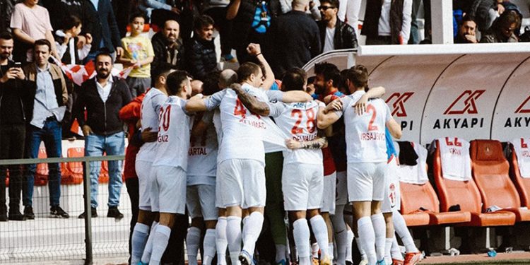 Ankaragücü ve Ümraniyespor Süper Lig’e yükseldi!