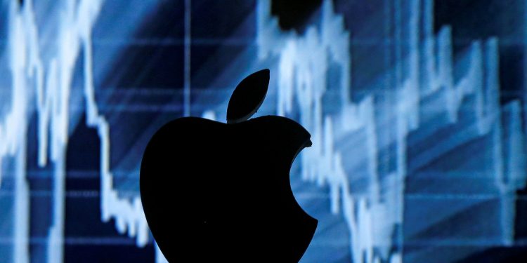 Apple, Dünyanın en değerli şirketi ünvanını kaybetti