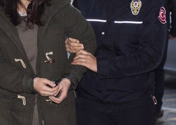 Aralarında belediye eş başkanlarının da olduğu 11 kadın gözaltına alındı