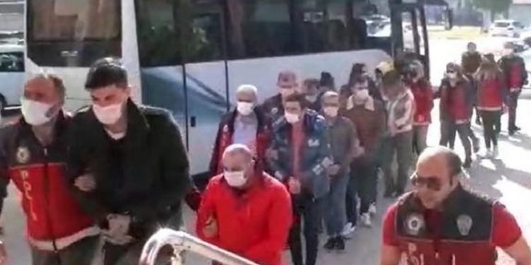 Araç kiralama yoluyla 2 bin kişiyi dolandıran 45 kişi gözaltına alındı